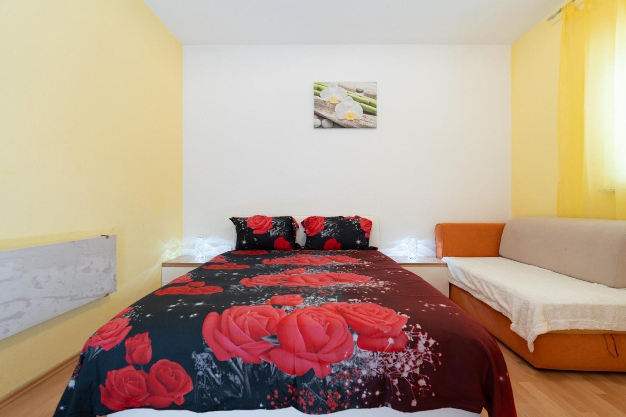 Apartments Milic Gornji Karin Bagian luar foto