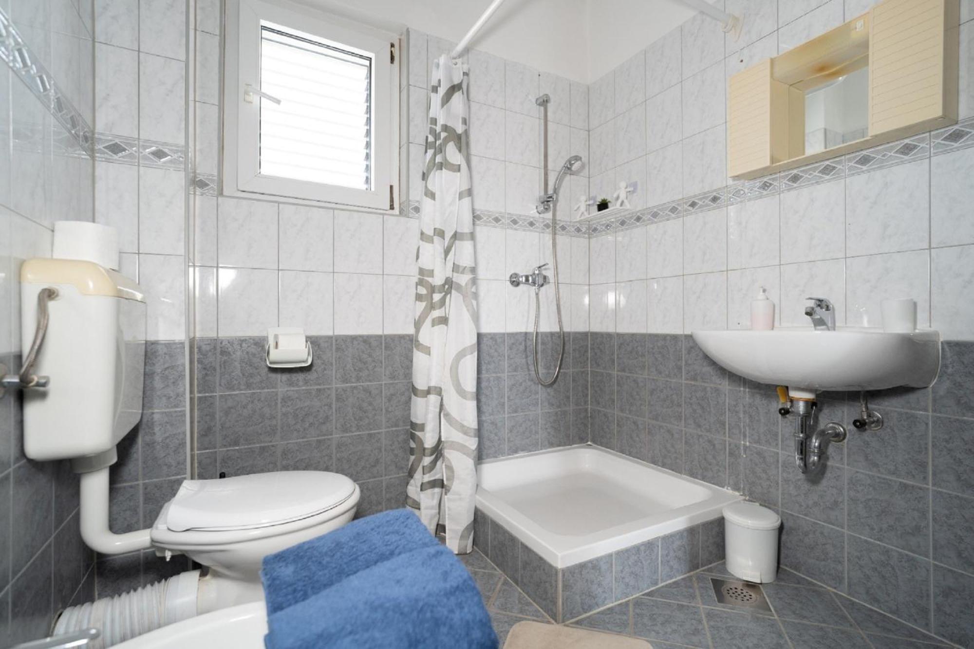 Apartments Milic Gornji Karin Bagian luar foto