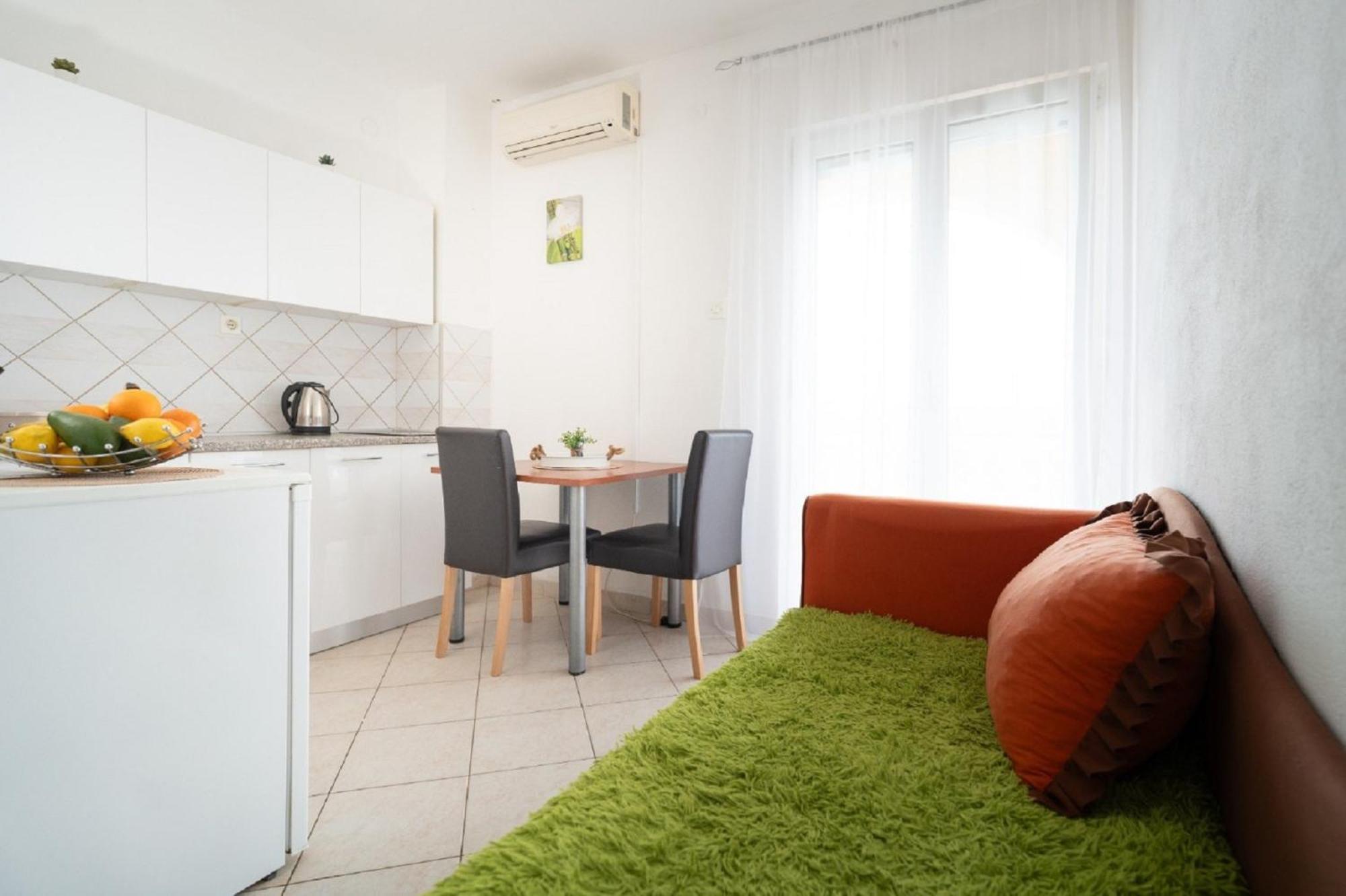 Apartments Milic Gornji Karin Bagian luar foto
