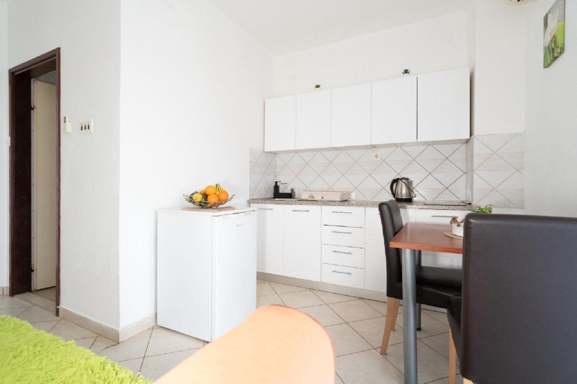 Apartments Milic Gornji Karin Bagian luar foto
