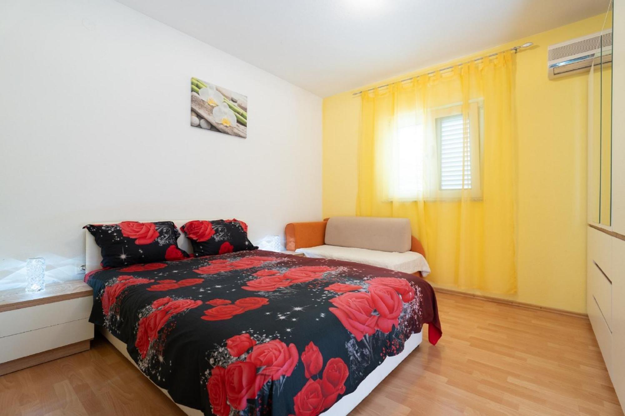 Apartments Milic Gornji Karin Bagian luar foto