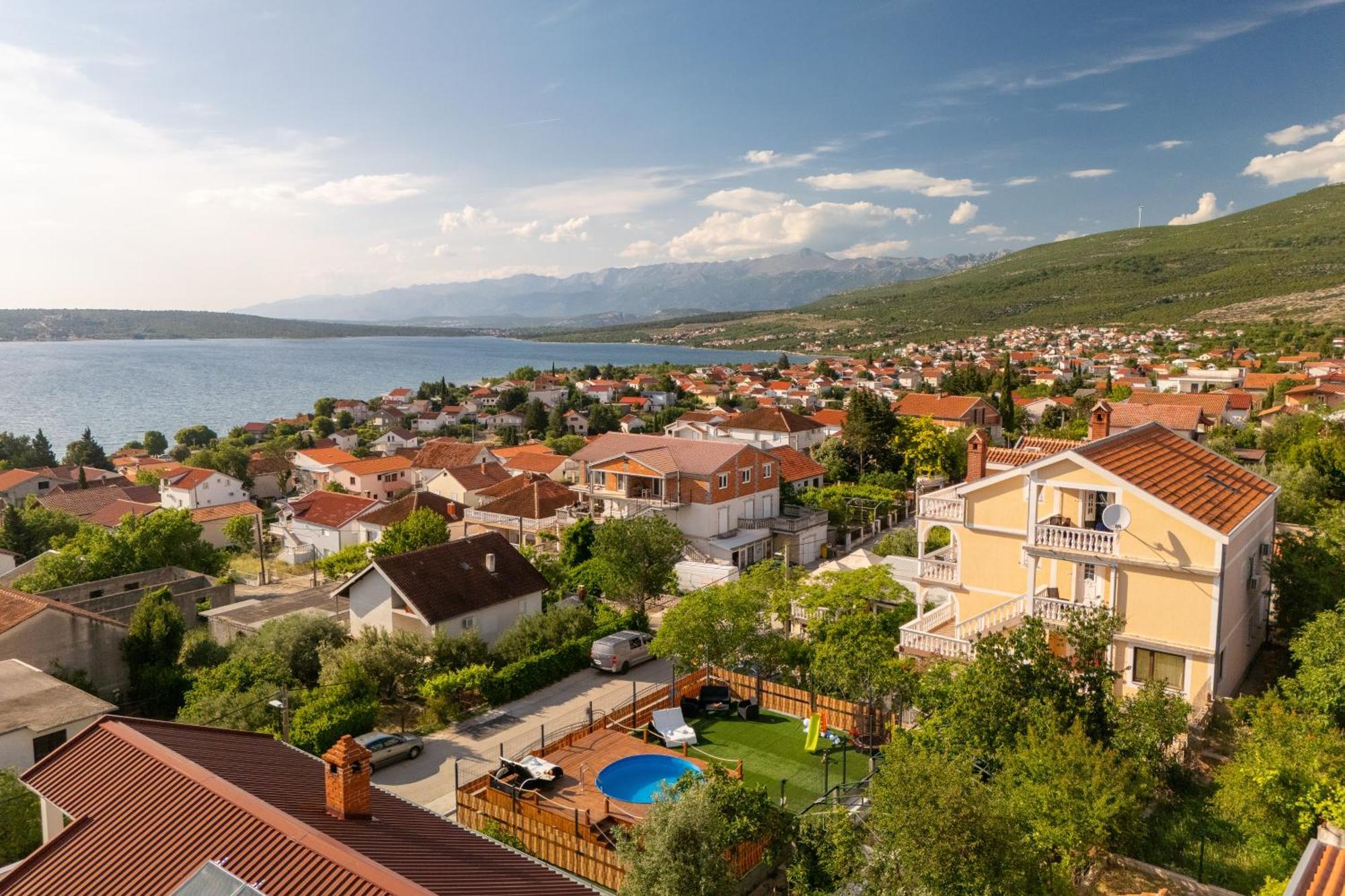Apartments Milic Gornji Karin Bagian luar foto